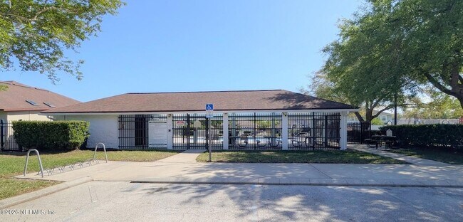 Building Photo - 12985 Harborton Dr