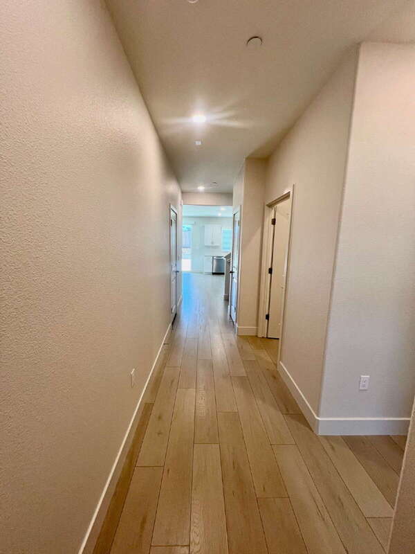 Building Photo - 3215 Center Dr