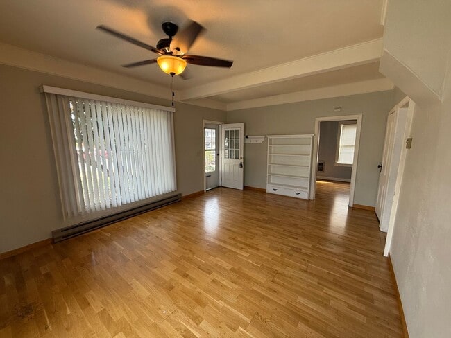 Building Photo - Unique 2-Story Home in Desirable Camas Area!