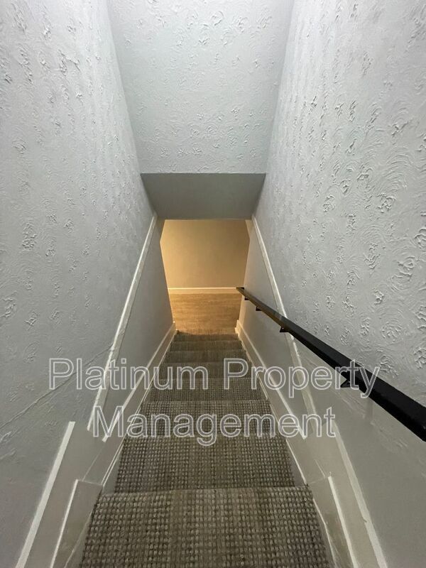 Building Photo - 3828 Donaldson Dr