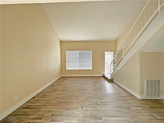 Building Photo - 117 Boysenberry Ln