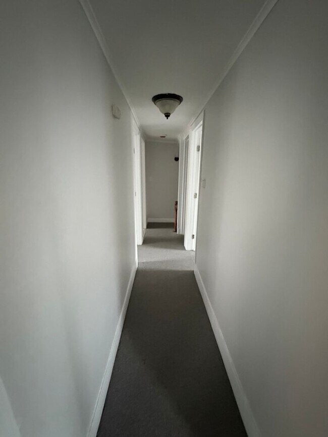 Building Photo - Spacious 4-Bedroom, 2-Bath Townhouse in Downtown Ware, MA