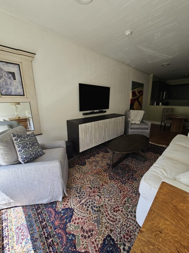 Building Photo - 336 Pennsylvania Ave W