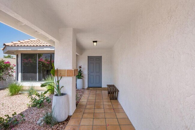Building Photo - 54140 Avenida Mendoza