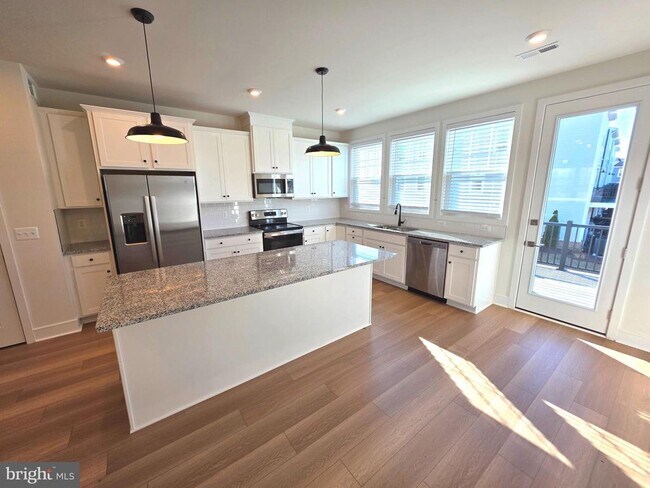 Building Photo - 4254 Frost St