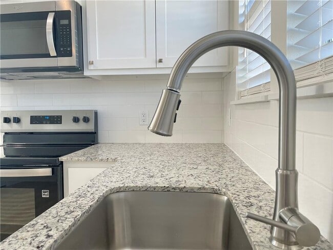 Building Photo - 506 Park St