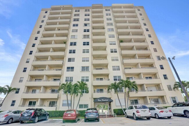 Building Photo - 900 NE 18th Ave