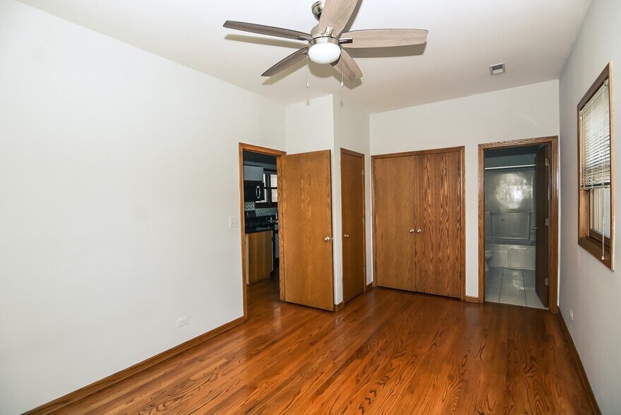 Building Photo - 3713 N Janssen Ave