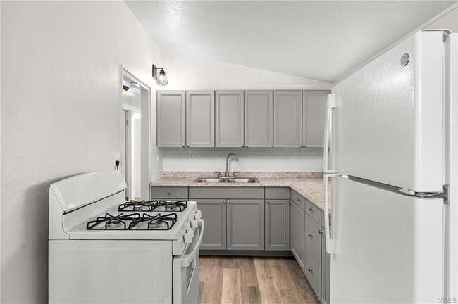 Building Photo - 599 East Ave