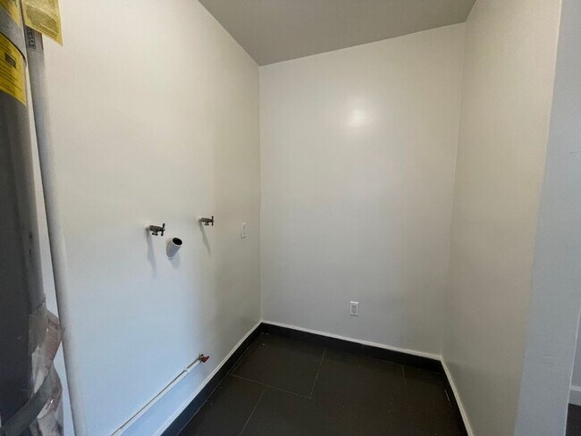 Building Photo - YUKON 13717-13719