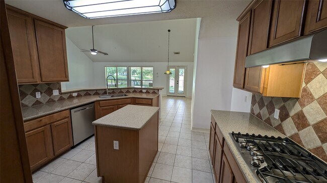 Building Photo - 16522 Pinon Vista Dr