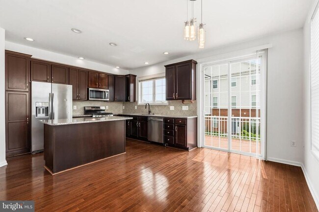 Building Photo - 23167 Flora Mure Dr