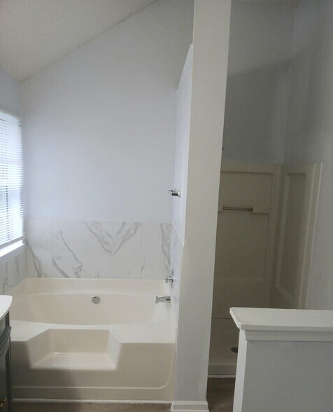 Building Photo - 4479 White Rd