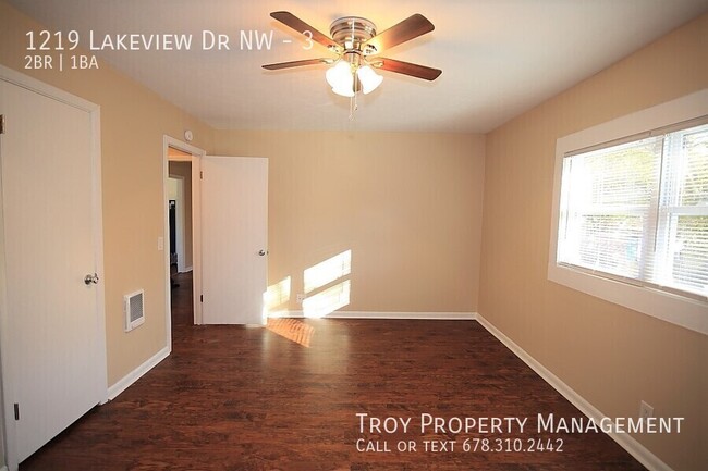 Building Photo - 1219 Lakeview Dr NW