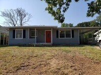 Building Photo - 1820 Meadowlark Ln