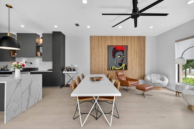 Building Photo - 423 W Amelia Ave