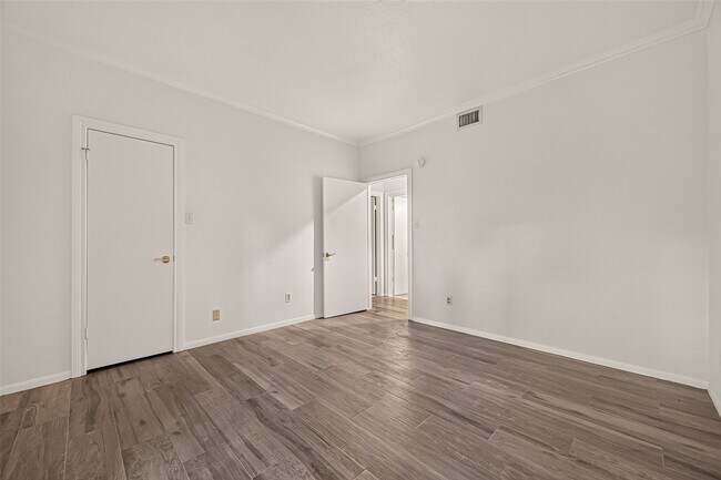 Building Photo - 1201 Bering Dr