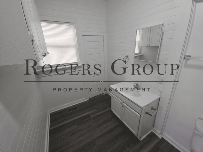 Building Photo - 121 Burwell Ave