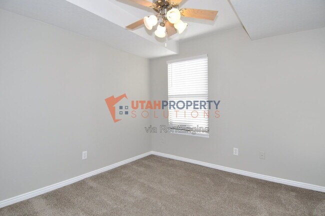 Building Photo - 960 E 100 S