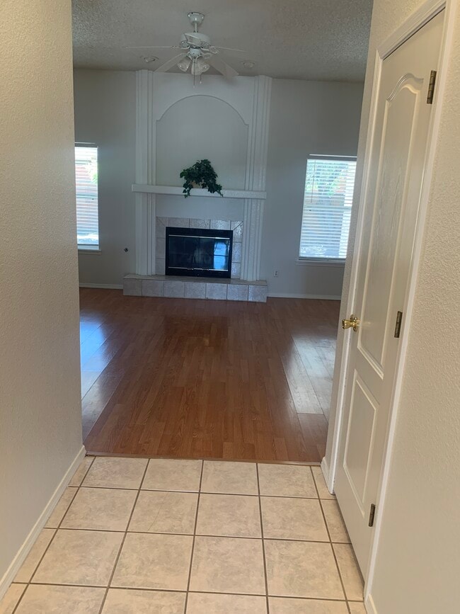 Building Photo - 846 San Juan Dr