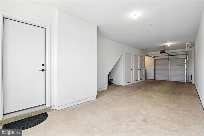Building Photo - 2016 Tysons Ridgeline Rd