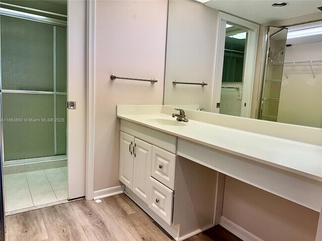 Building Photo - 1601 Abaco Dr
