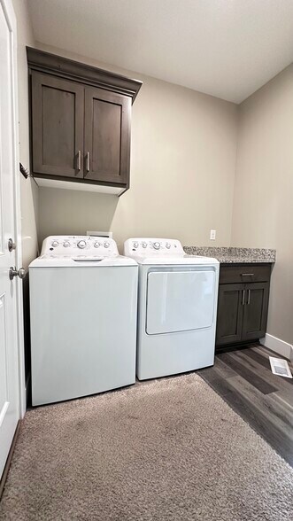 Building Photo - 2830 Blackwood