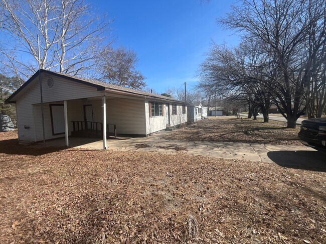 Building Photo - 50 Brewer St