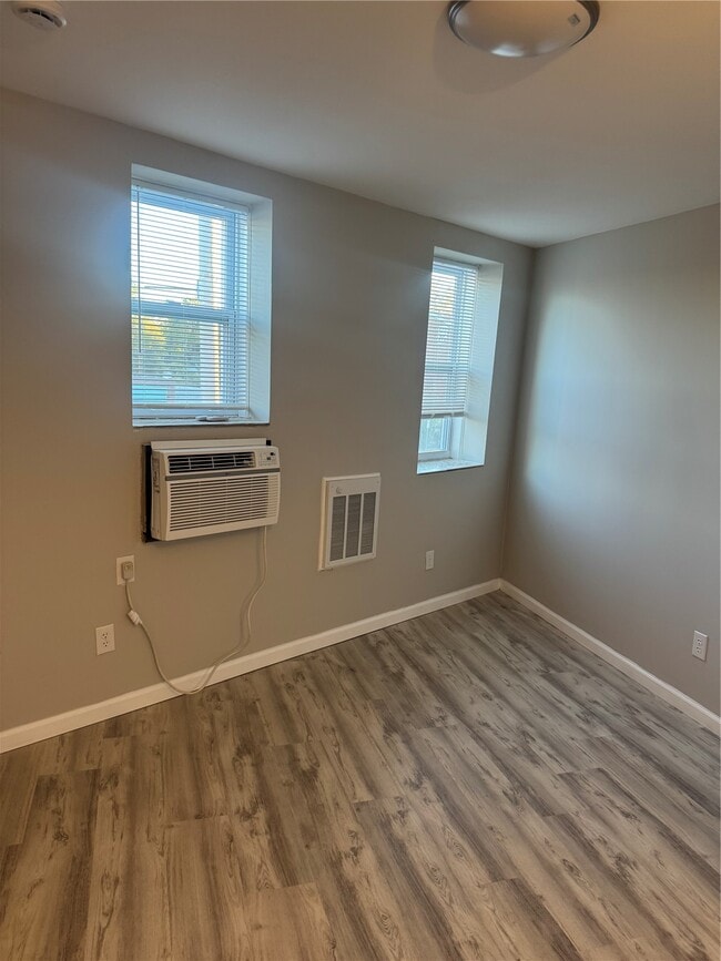 Building Photo - 3679 S Broadway