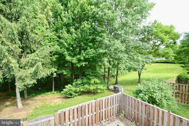 Building Photo - 6153 Summer Park Ln