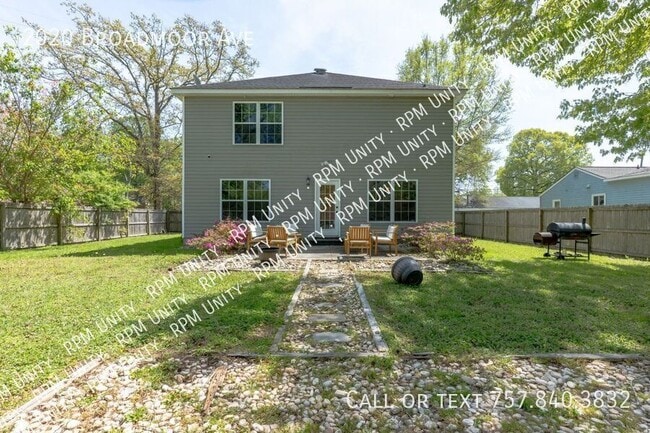 Building Photo - 2020 Broadmoor Ave