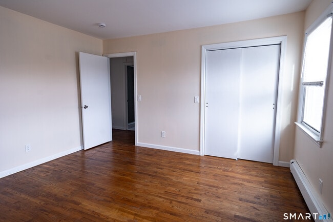 Building Photo - 51 View St W