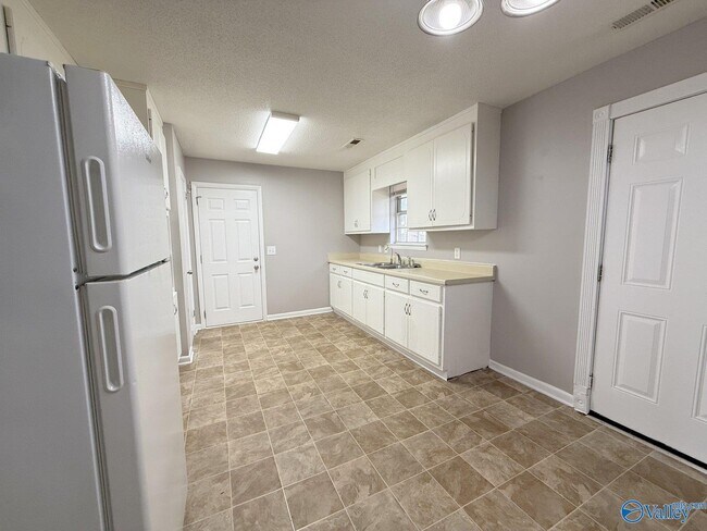 Building Photo - 640 Dawson Terrace NW