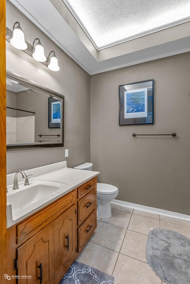 Building Photo - 5709 Bluebonnett Dr