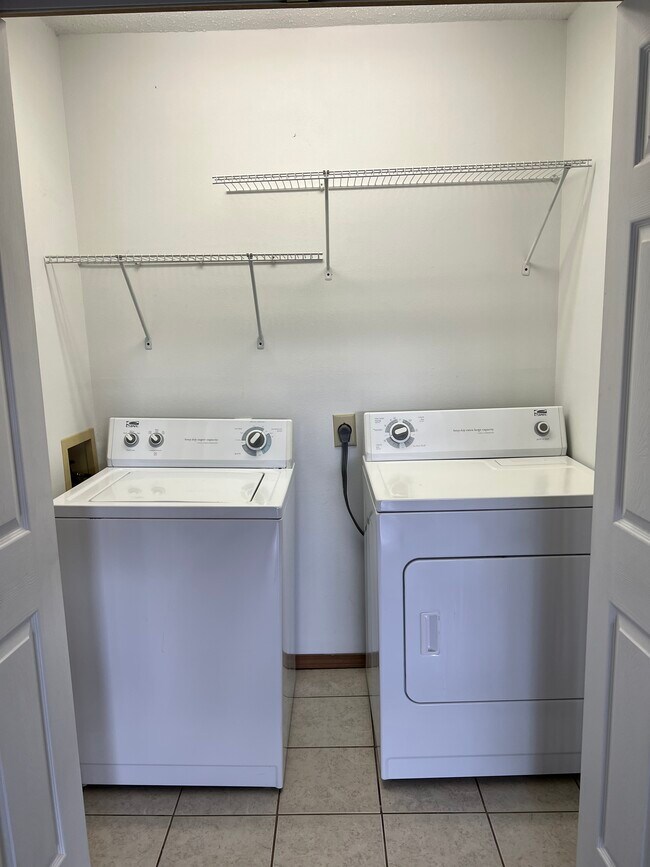 Washer/Dryer - 1403 SE O St