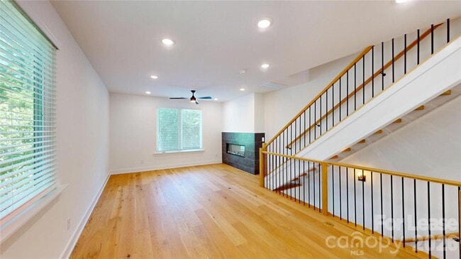 Building Photo - 156 Mattoon St