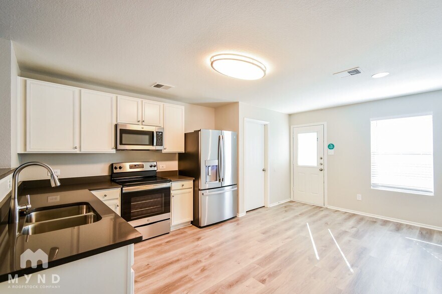 Building Photo - 1157 Boxwood Dr