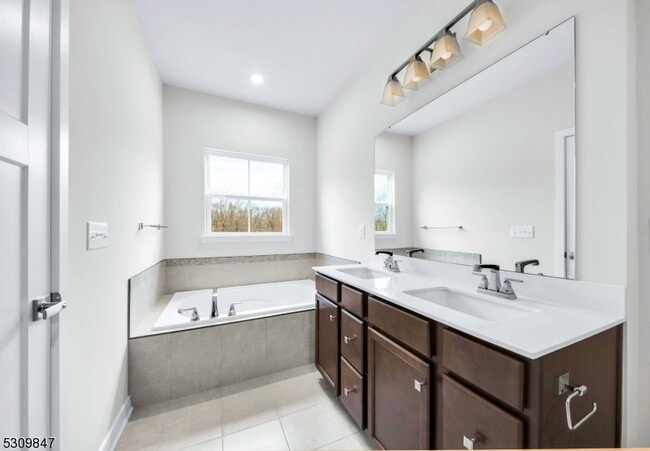 Building Photo - 7 Peckwell St