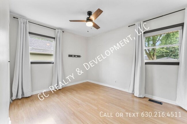 Building Photo - 710 Larsen Ave