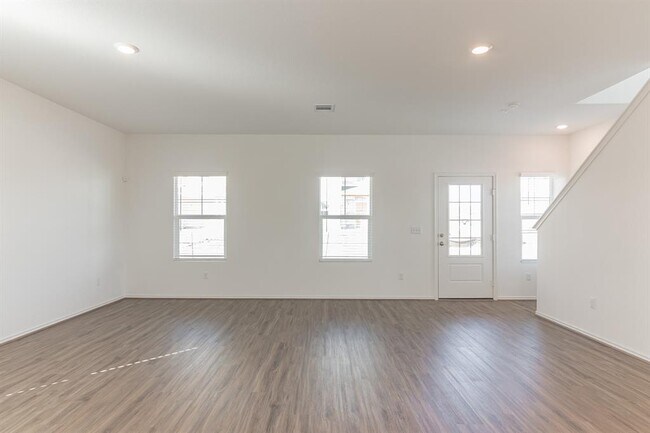 Building Photo - 101 Rioja