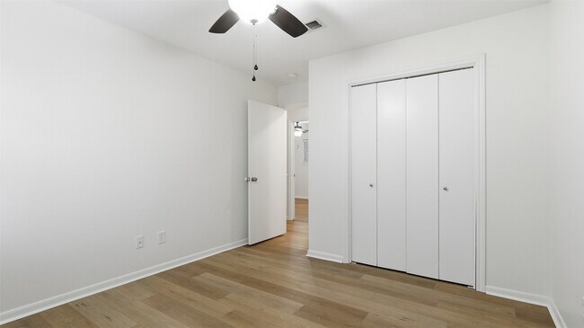 Building Photo - 2715 Wild Ridge Dr