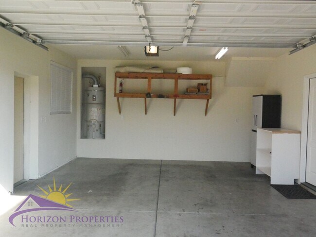 Building Photo - Bright 3 Bed 2.5 Bath 1,840 Sq. Ft. Fair Oaks Home