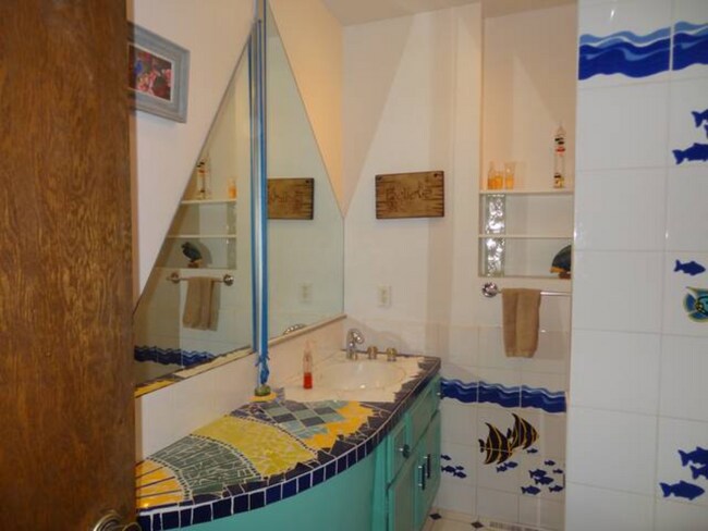 Main Floor Sailboat Bathroom - 946 14th Ave SW