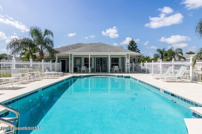 Building Photo - 1050 Eleuthera Dr NE
