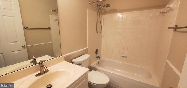 Building Photo - 106 Lindenridge Road