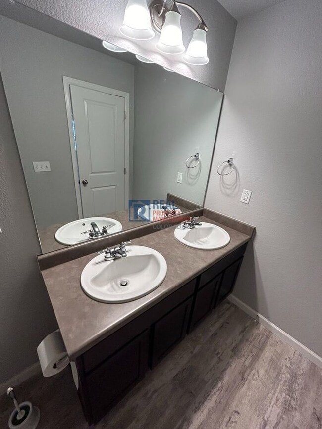 Building Photo - 2909 Quartz Pl