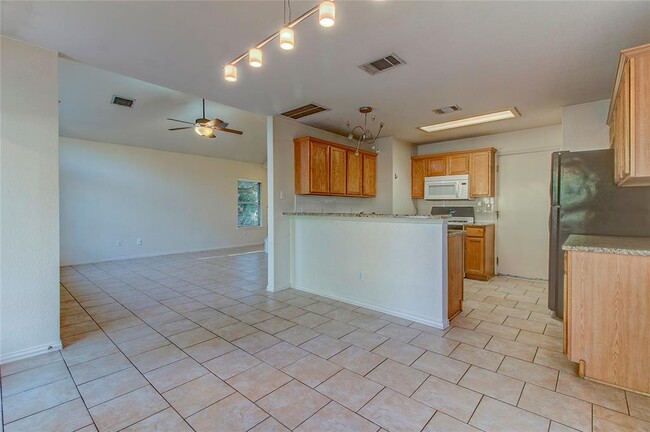 Building Photo - 17508 Dell City Dr