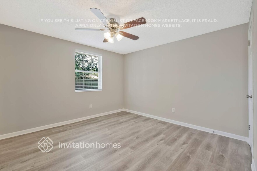Building Photo - 2771 Commanche Ave