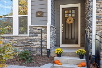 Building Photo - 1124 Drummond Ave