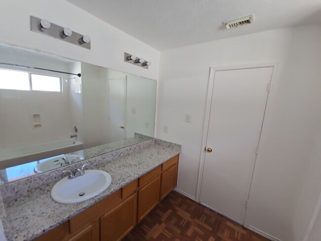 Building Photo - 21802 Westfield Ridge Dr